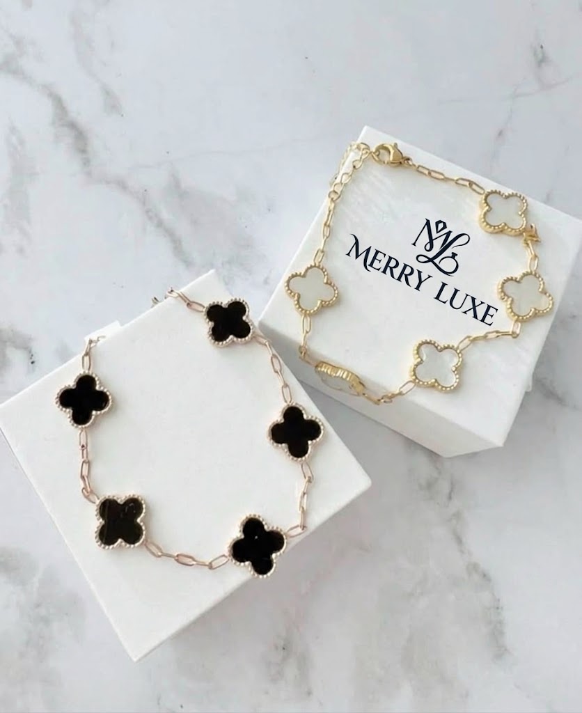 Merry Luxe Elegant Four-Leaf Clover Charm Bracelet